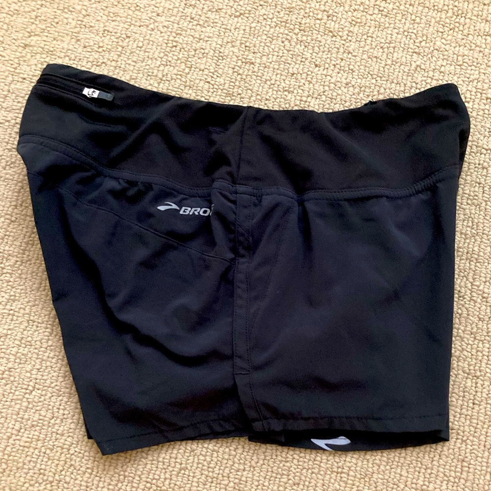 Brooks 3” 2 in 1 shorts. XS